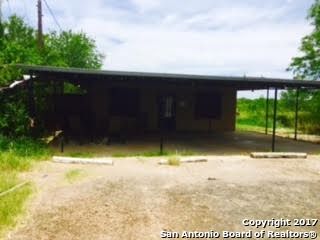 821 S Main St, Cotulla, TX 78014